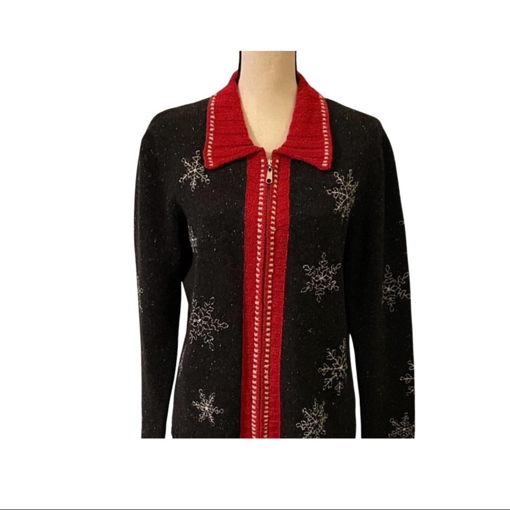 Casual Corner Holiday Zip Up Sweater.